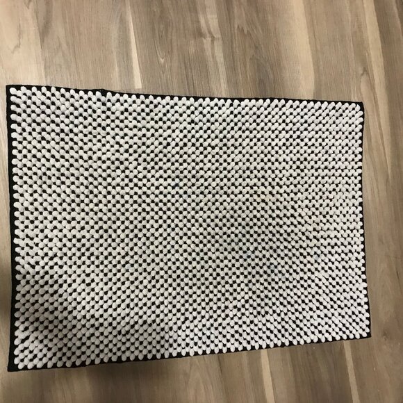 Chenille Bath Mat Black & White Color - Picture 2 of 2